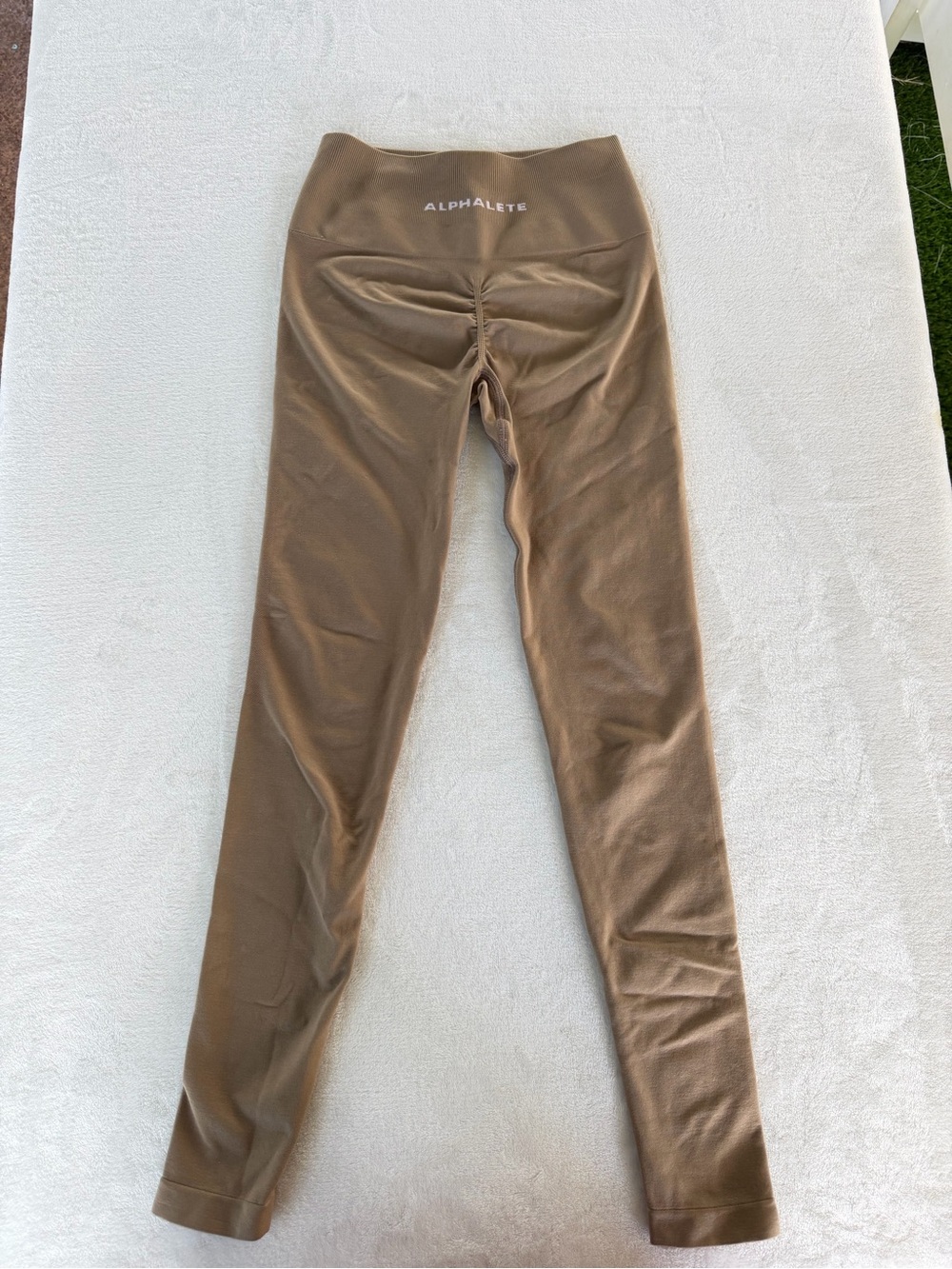 Alphalete High-Rise Leggings in Brown Taupe